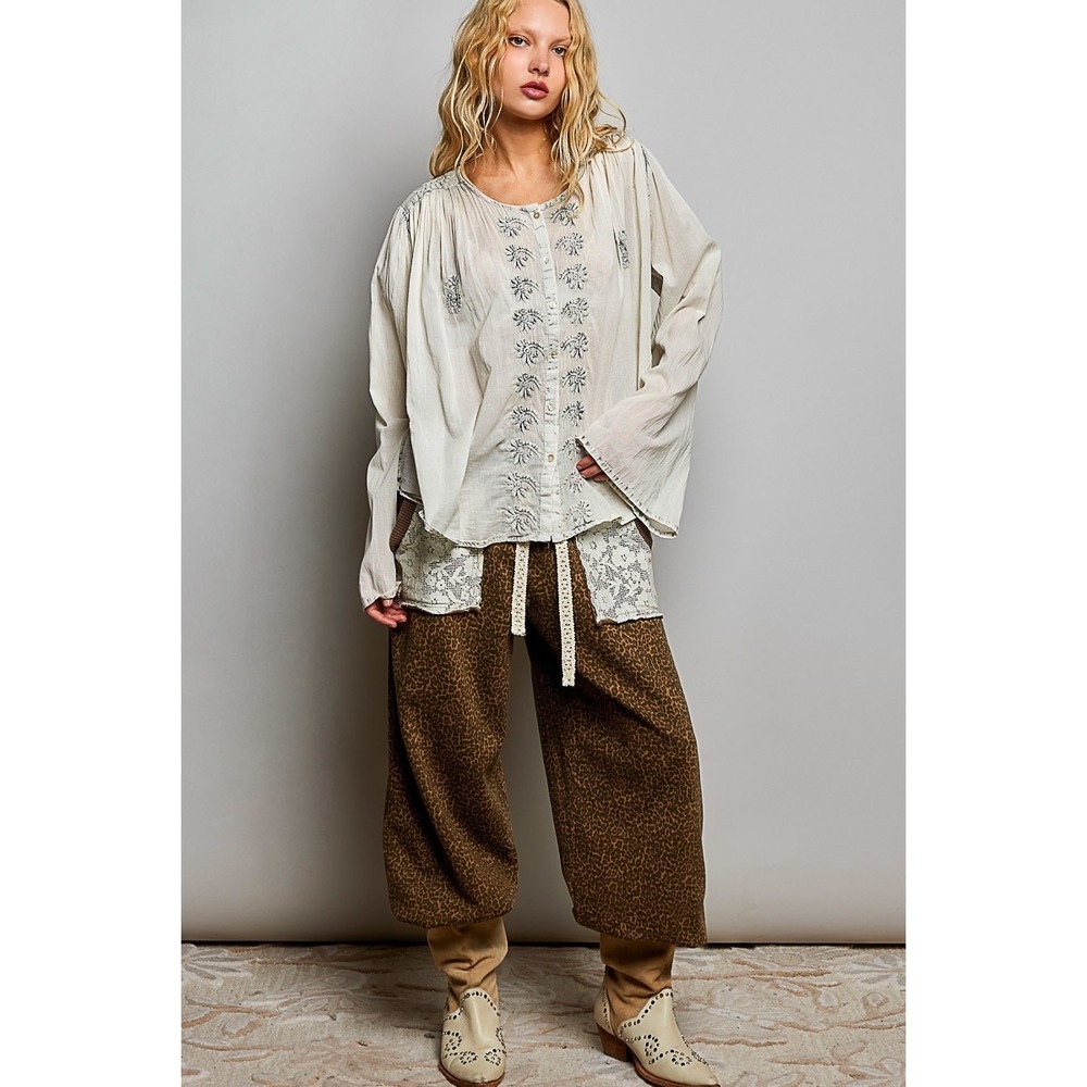 POL Embroidered Button Front Woven Shirt - Large - Picture 5 of 7